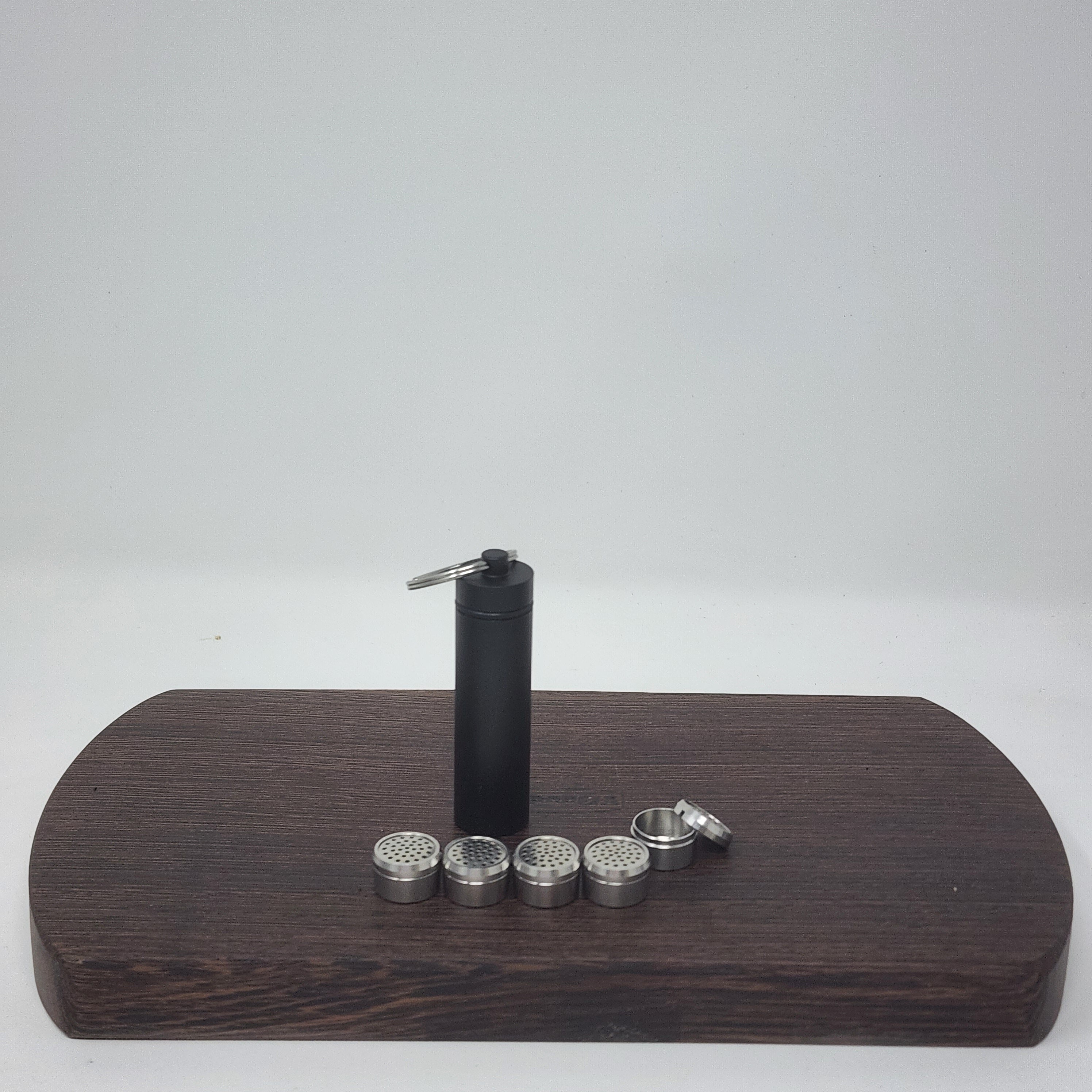Choose from Titanium or 304 stainless steel. The pods can be filled and swapped quickly. Five per package, includes capsule caddy with smell proof seal and key ring. Great substitute for the aluminum dosing capsules that are more common for the Crafty/Mighty/Venty/Volcano.