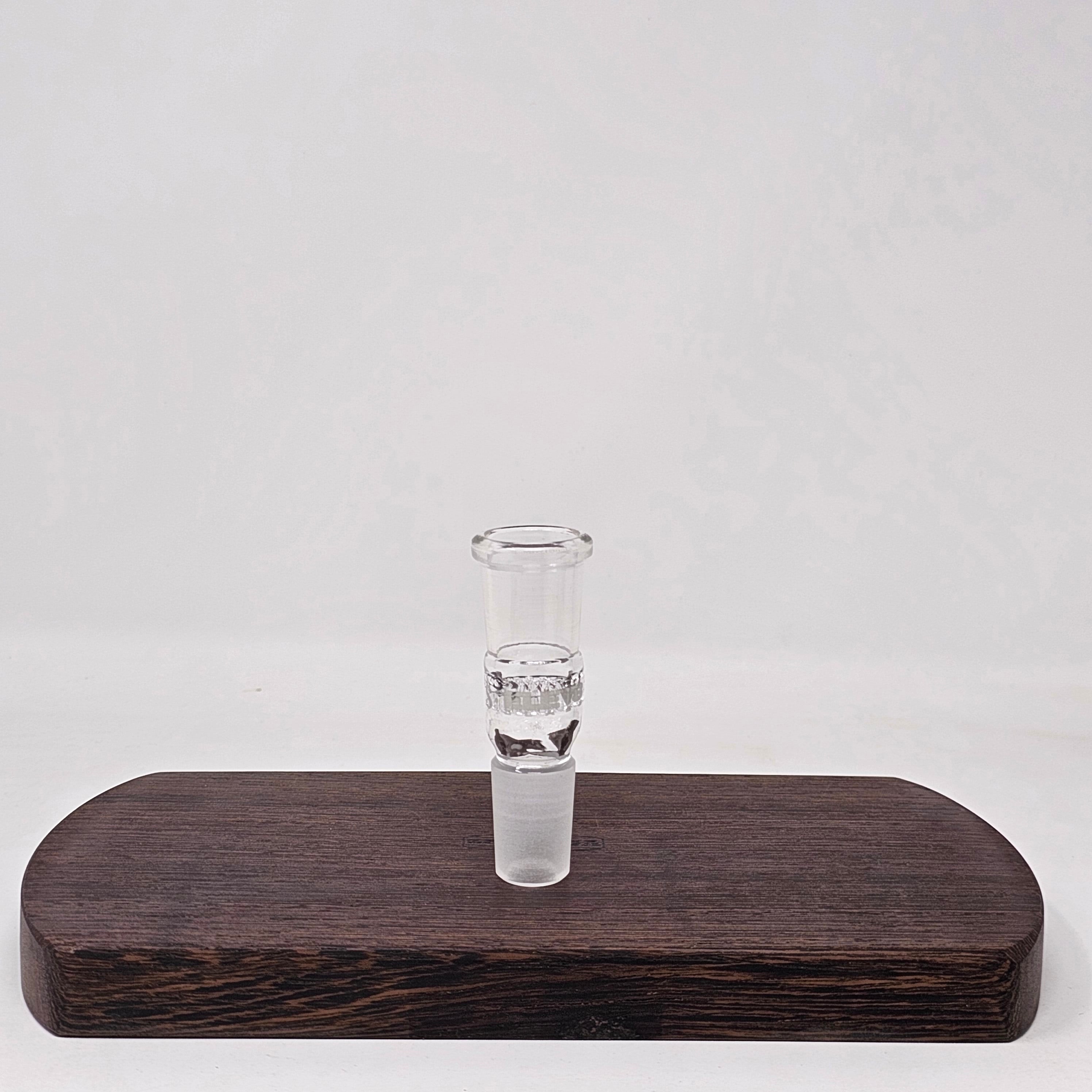 Comes with screen installed. 14mm male connection. Glass screen has a slightly raised deck. For use with the Elev8R and many other injector style units.
