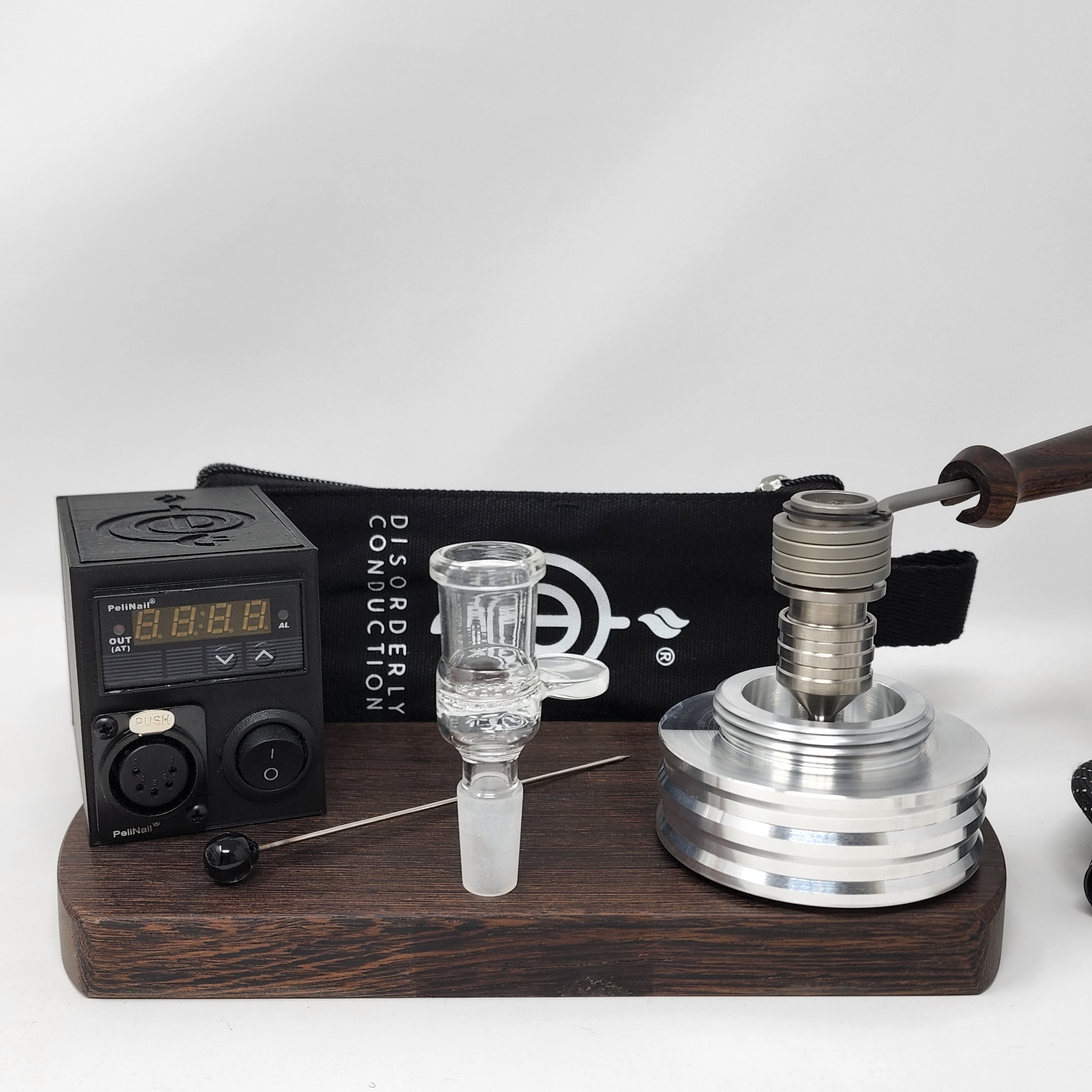 The B-Zero is the latest iteration of the "B" series of heads. This time, it is a single piece "ball" device inspired by the different DIY devices appearing in the community, namely the DIY device put together by "secreagent" which involved the CH 18mm posts and a 16mm coil.

CH removed the machined screen (extra mass) and replaced with a second 5/8 double weave screen located directly below the coil. They also increased the mass to fit one of our 20mm Flowerpot coils.